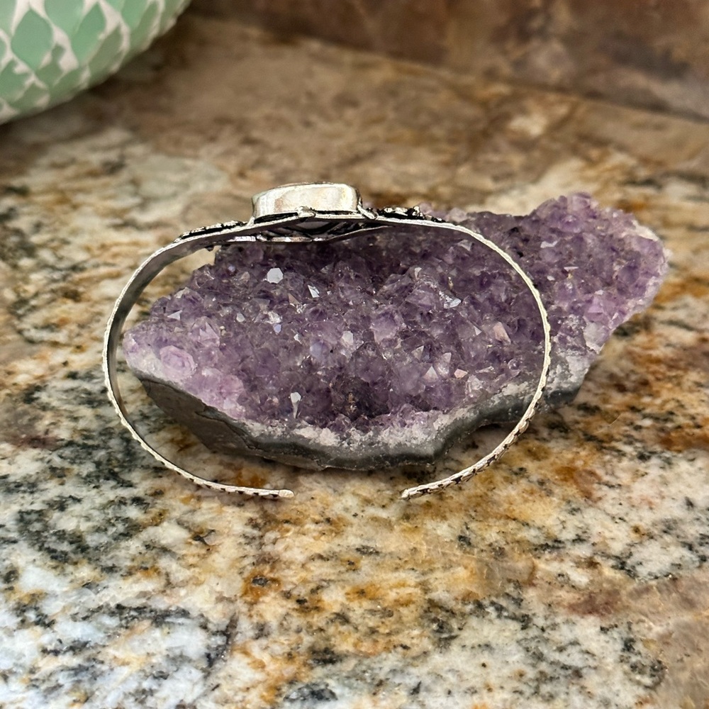 COPY - Silver Cowrie Shell Cuff Bracelet - Picture 4 of 6